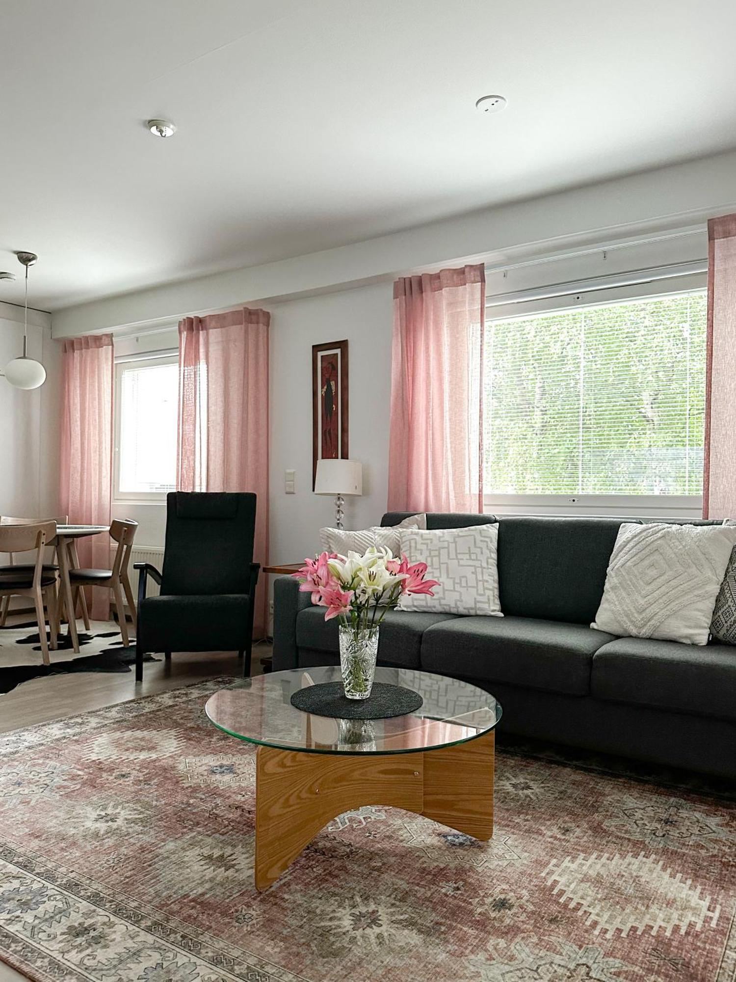 רובניימי Peaceful Apartment In City מראה חיצוני תמונה